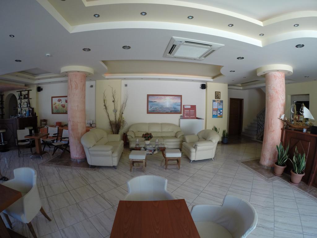 Lazaratos Hotel Kouvalata Extérieur photo