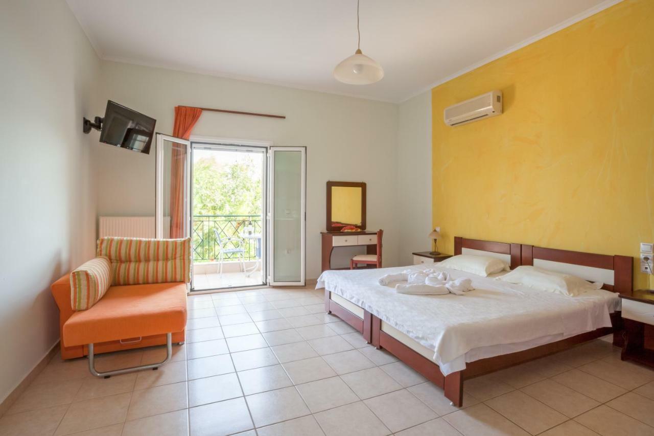 Lazaratos Hotel Kouvalata Extérieur photo