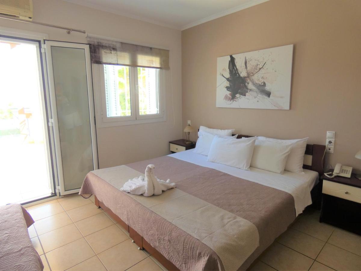 Lazaratos Hotel Kouvalata Extérieur photo
